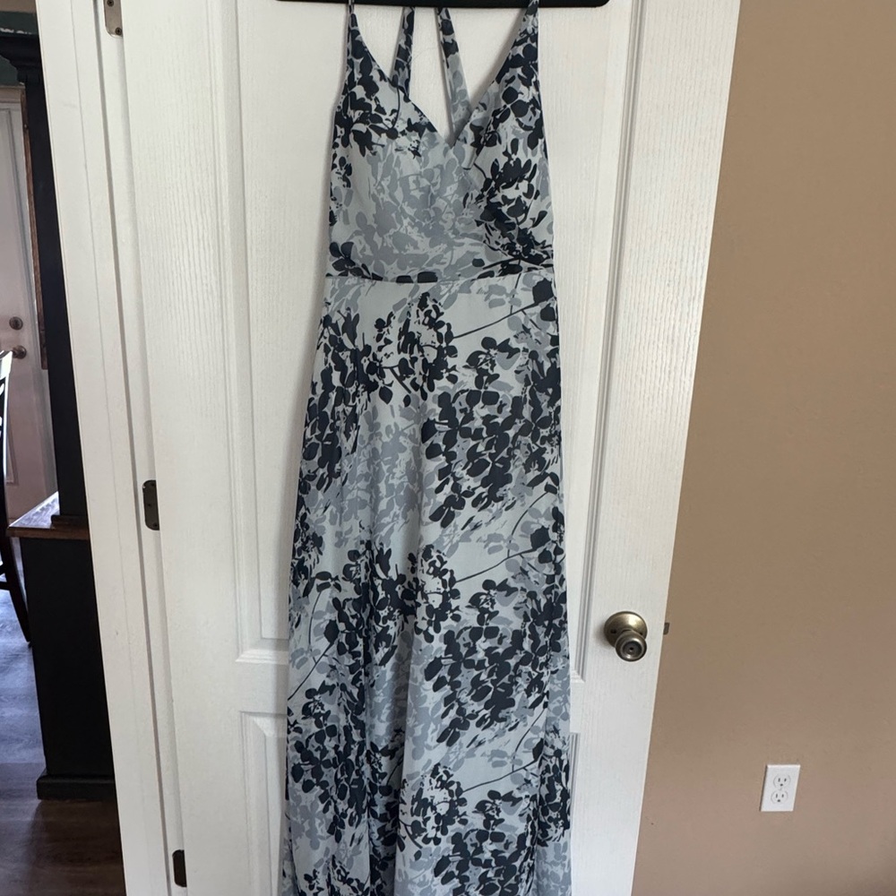 Elegant Floral Maxi Dress in Blue and Gray